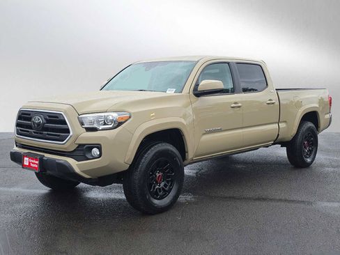 Certified 2018 Toyota Tacoma SR5 AWD/4WD image 9
