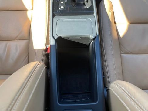 Used 2022 Volvo XC40 T5 Inscription w/ Climate Package image 35