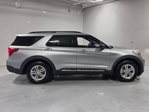 Used 2020 Ford Explorer XLT RWD image 16