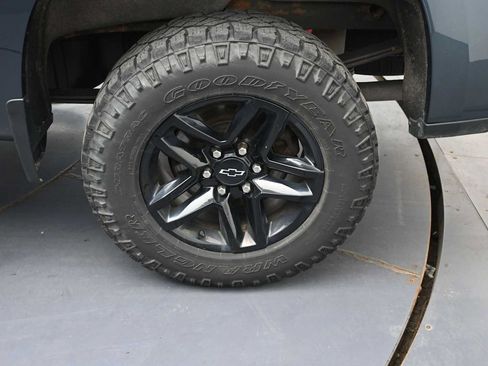 Used 2020 Chevrolet Silverado 1500 LT Trail Boss AWD/4WD image 5