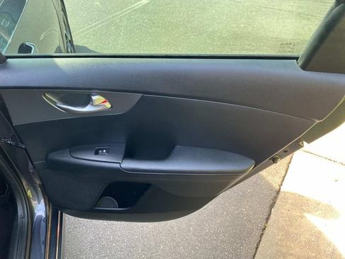 Used 2019 Kia Forte LXS FWD image 33