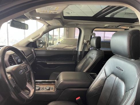 Used 2018 Ford Expedition Platinum image 16
