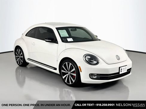 Used 2012 Volkswagen Beetle 2.0T FWD image 3