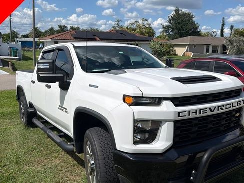 Used 2023 Chevrolet Silverado 2500 Custom AWD/4WD image 2