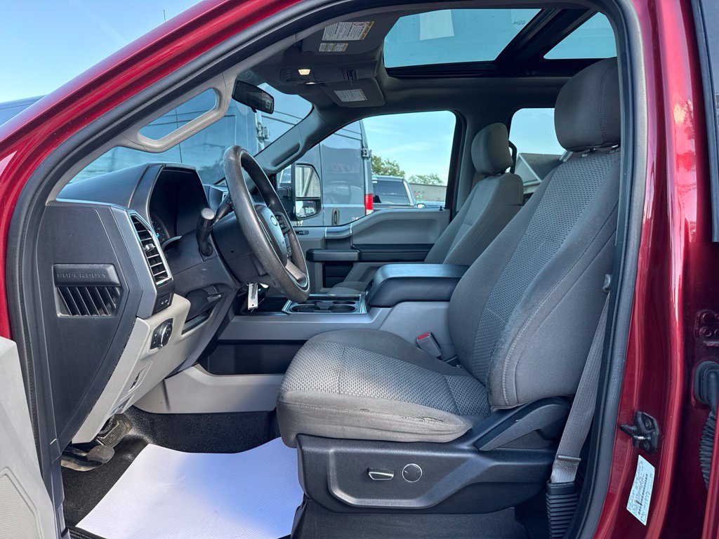 Used 2017 Ford F250 XLT w/ XLT Premium Package AWD/4WD image 26