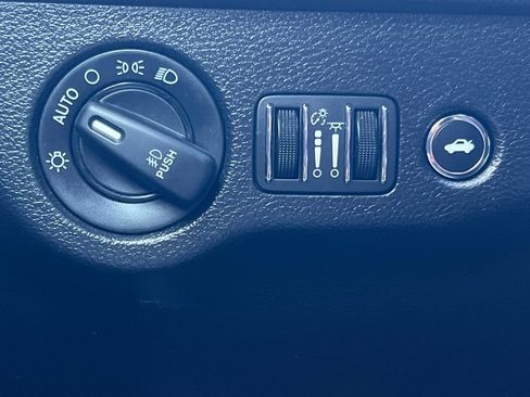 Used 2022 Dodge Challenger R/T image 41