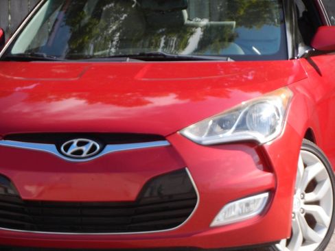 Used 2013 Hyundai Veloster w/ Style Pkg FWD image 5
