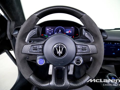 Used 2023 Maserati MC20 Spyder image 16
