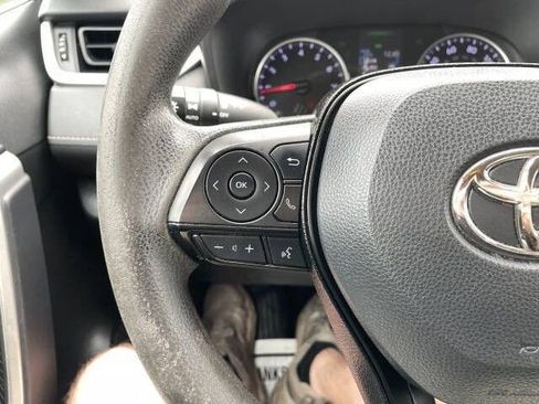 Used 2019 Toyota RAV4 XLE FWD image 27