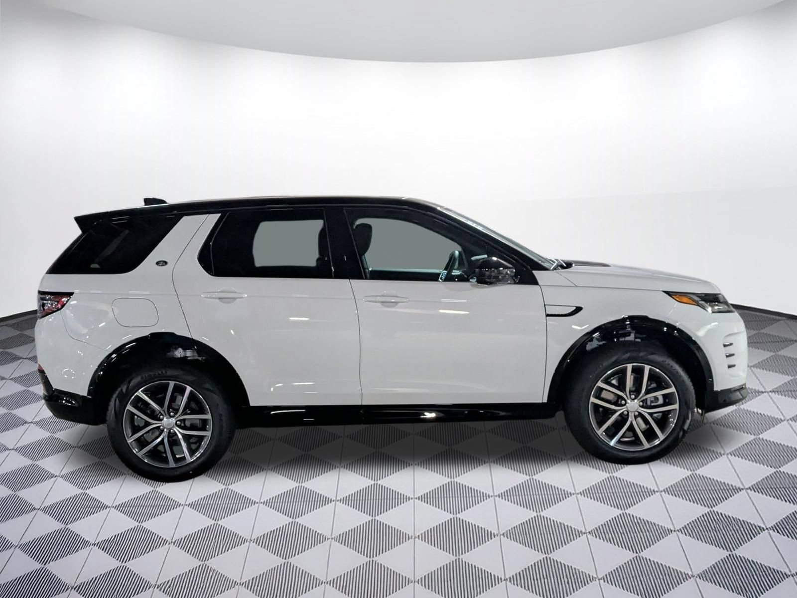 New 2026 Land Rover Discovery Sport Landmark AWD/4WD image 6
