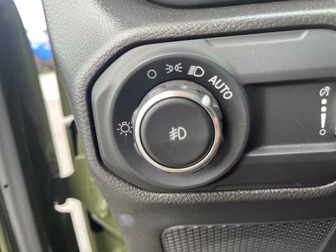 Used 2023 Jeep Wrangler Unlimited Sahara AWD/4WD image 16