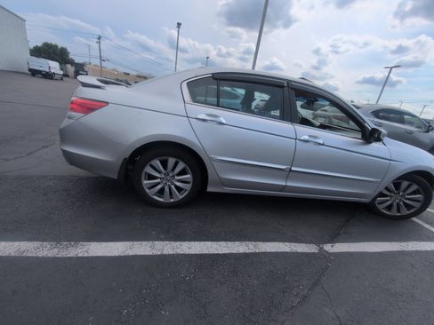 Used 2011 Honda Accord EX-L image 12