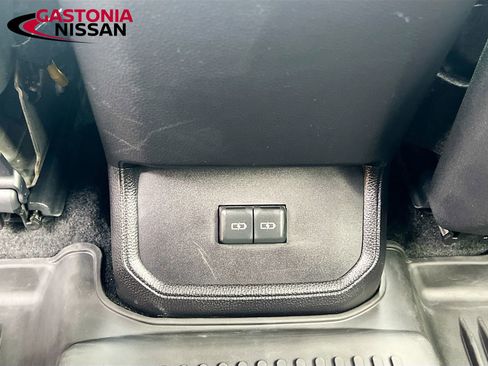 Used 2024 Toyota Highlander LE image 32