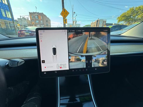 Used 2020 Tesla Model 3 Long Range image 23