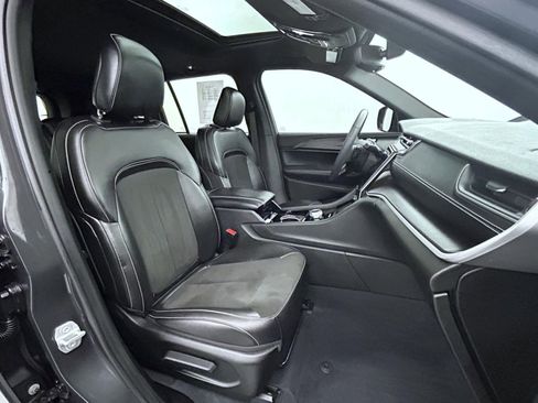 Certified 2023 Jeep Grand Cherokee Altitude image 15