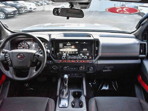 Used 2025 Nissan Frontier PRO-4X image 12
