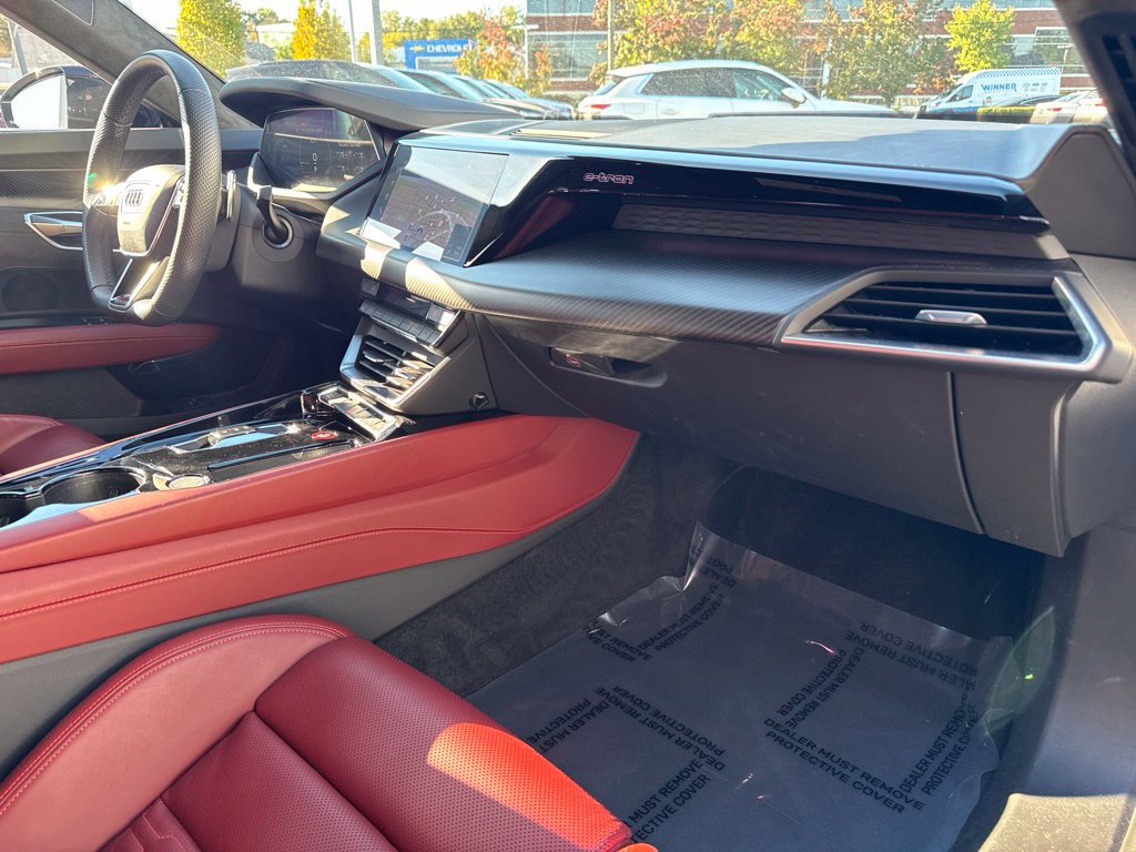 Used 2024 Audi RS e-tron GT w/ Carbon Performance Package AWD/4WD image 32