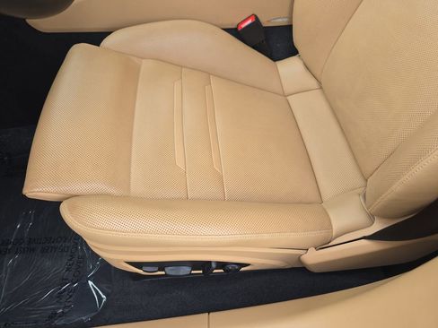 Used 2023 Porsche Panamera image 32