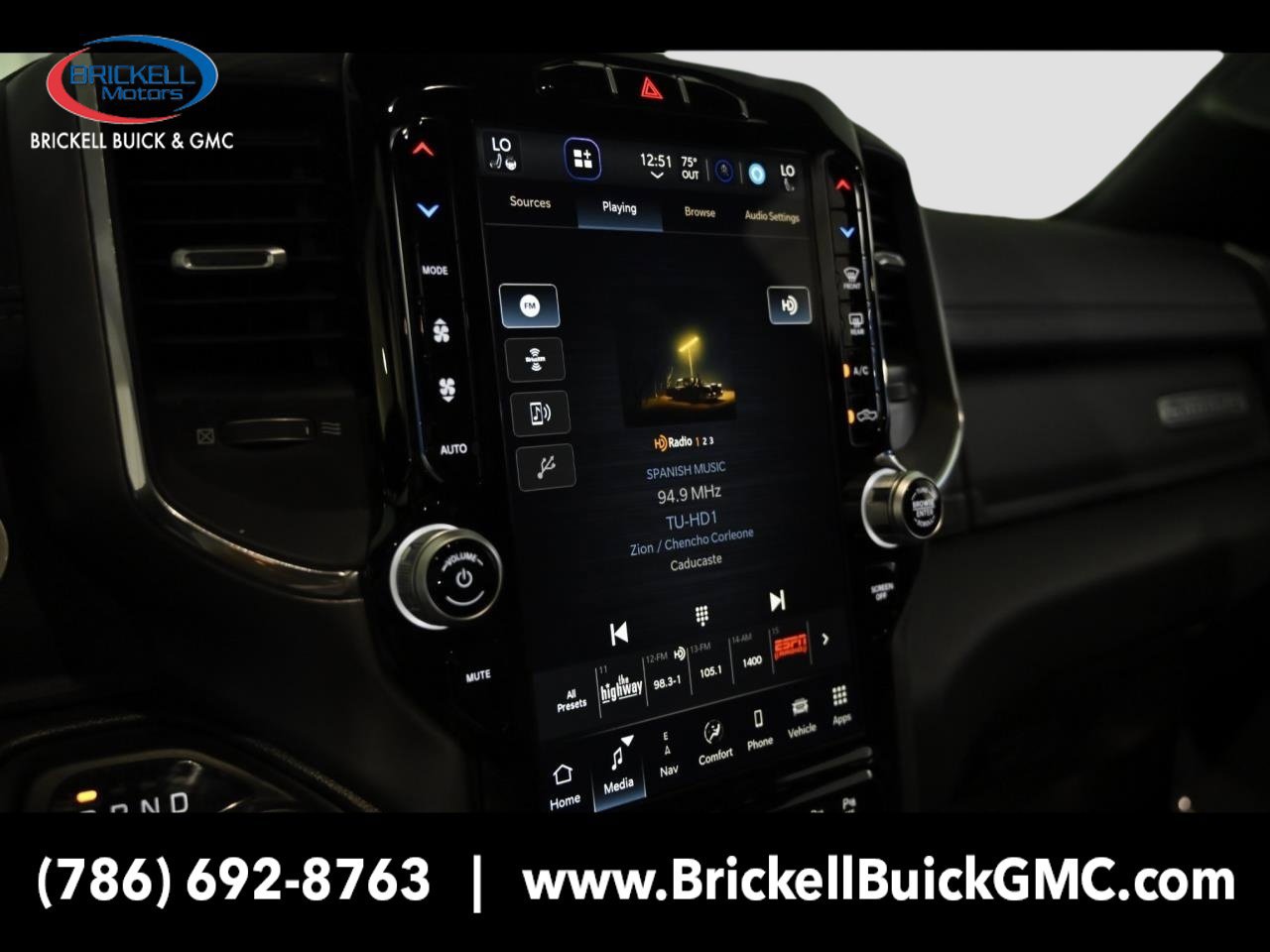 Used 2024 RAM 1500 Laramie AWD/4WD image 33