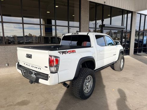 Used 2020 Toyota Tacoma TRD Off-Road image 40