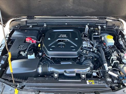 Used 2020 Jeep Wrangler Unlimited Sahara AWD/4WD image 27