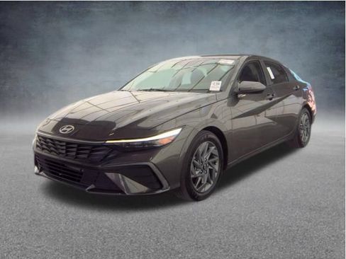 Used 2024 Hyundai Elantra SEL FWD image 7