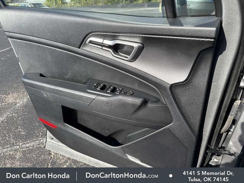 Used 2023 Kia Sportage LX FWD image 7