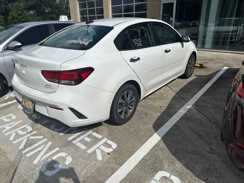 Used 2022 Kia Rio S w/ Technology Package FWD image 4
