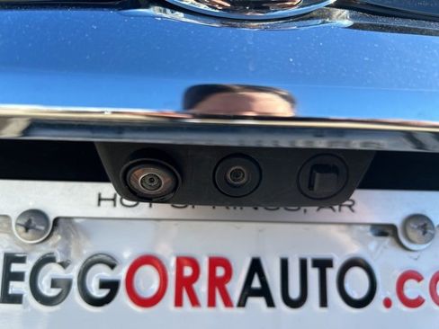 Used 2024 Buick Enclave Premium image 9