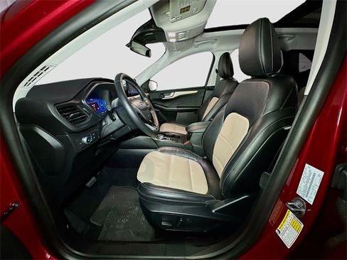 Certified 2022 Ford Escape Titanium w/ Titanium Elite Package image 11