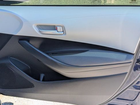 Used 2020 Toyota Corolla LE FWD image 32