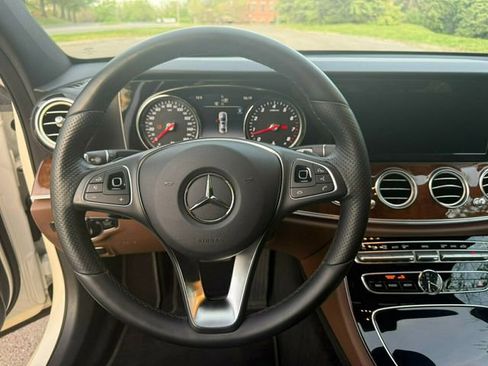 Used 2018 Mercedes-Benz E 300 4MATIC image 16