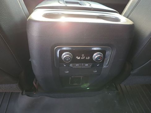 Used 2021 GMC Yukon XL Denali w/ Denali Premium Package image 22