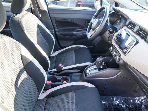 Used 2022 Nissan Versa SV image 17