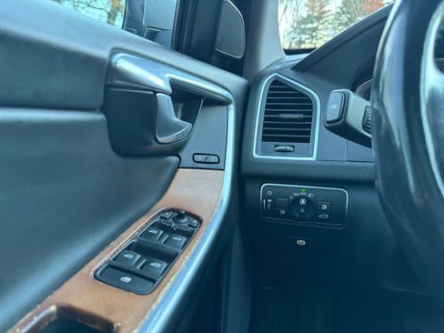 Used 2017 Volvo XC60 T6 Inscription w/ Climate Package image 25