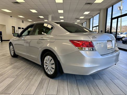 Used 2010 Honda Accord LX image 7