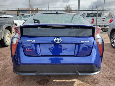 Used 2017 Toyota Prius image 3