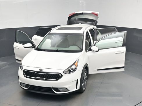 Used 2017 Kia Niro Touring image 55