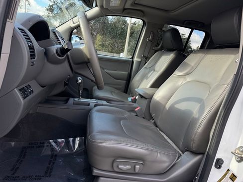Used 2019 Nissan Frontier SL image 15