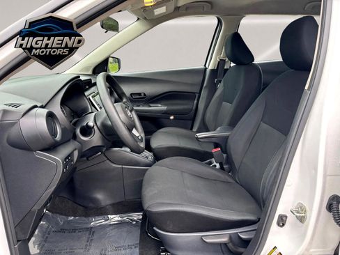 Used 2024 Nissan Kicks S image 12