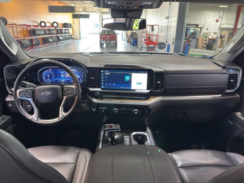 Used 2024 Chevrolet Silverado 1500 RST AWD/4WD image 16