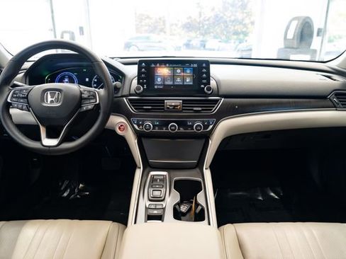 Used 2019 Honda Accord Touring image 9