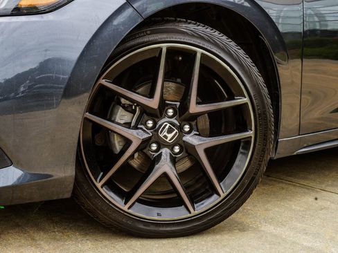 Used 2024 Honda Civic Sport Touring image 3