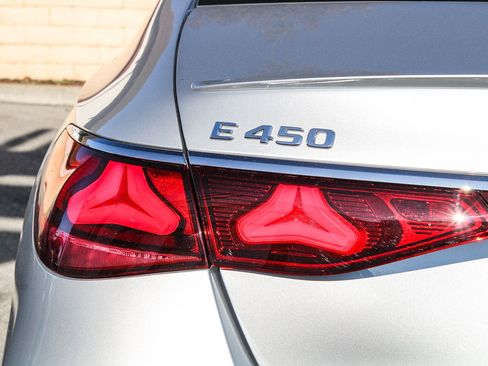New 2026 Mercedes-Benz E 450 4MATIC Sedan image 9