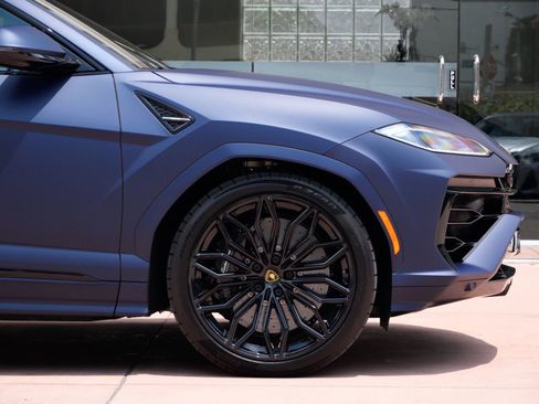 Used 2025 Lamborghini Urus SE image 9