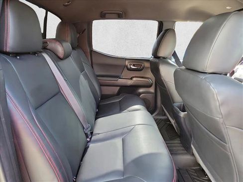 Used 2022 Toyota Tacoma TRD Sport w/ Technology Package RWD image 16