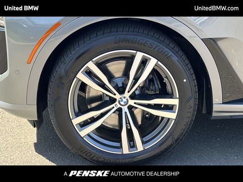 Used 2024 BMW X7 xDrive40i w/ M Sport Package AWD/4WD image 10