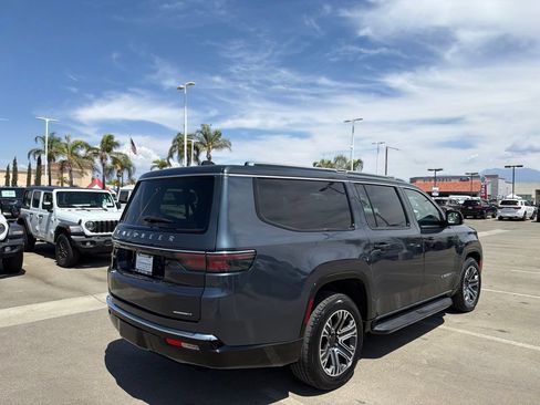 Used 2024 Jeep Wagoneer L Series II RWD image 4