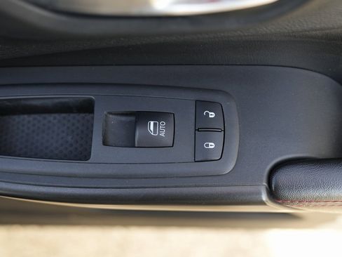 Used 2019 Jeep Cherokee Trailhawk w/ Cold Weather Group image 35