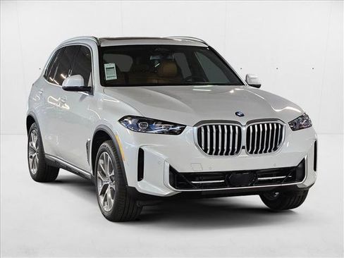 Used 2026 BMW X5 sDrive40i w/ Parking Assistance Package image 3